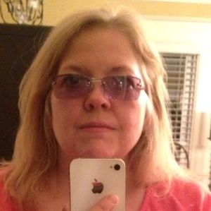 Meet your Posher, Rebecca